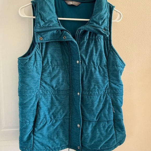 The North Face Women's Quilted Vest Medium Blue Zip And‎ Button Mock Neck Puffer - Picture 4 of 11